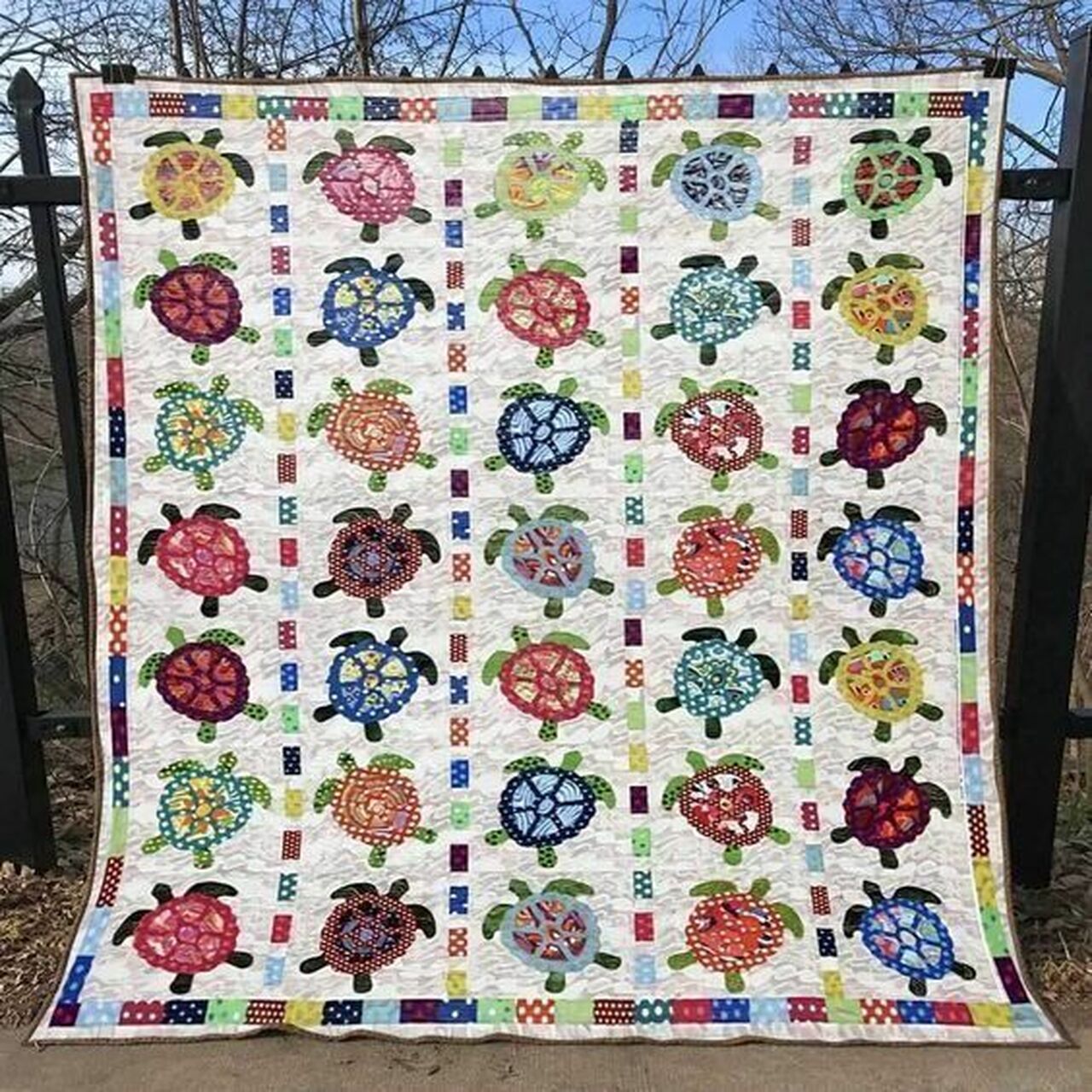Colorful Turtles Quilt Blanket Set for Cozy Home Decor and Beach Picnics - Family Gifts