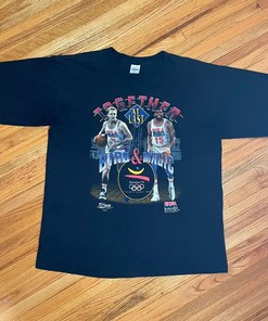 Vintage Style 1992 Magic Johnson Larry Bird Dream Team T-Shirt Hoodie Sweatshirt Full Size Full Color Gift for Bna Fans
