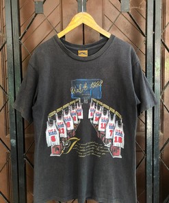 Vintage Style Usa 1992 Basketball Dream Team Shirt Hoodie Sweatshirt Reprinted Full Size Gifts for NBA Fans