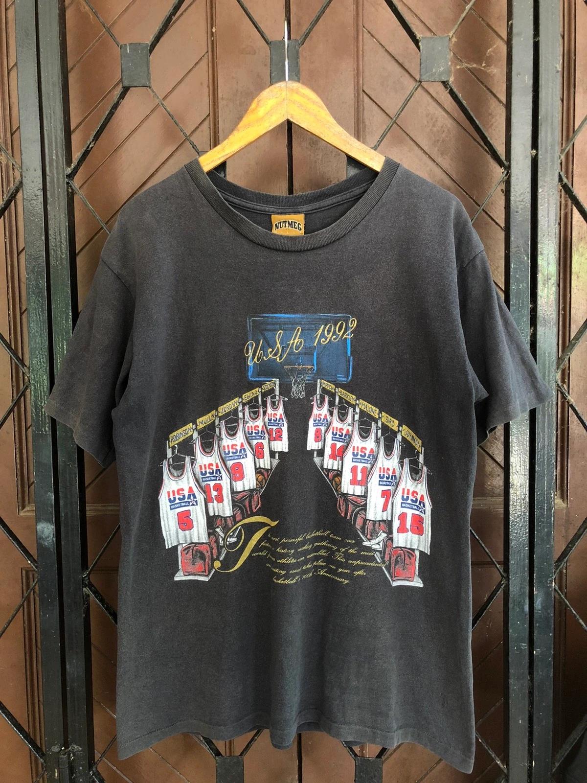 Vintage Style Usa 1992 Basketball Dream Team Shirt Hoodie Sweatshirt Reprinted Full Size Gifts for NBA Fans