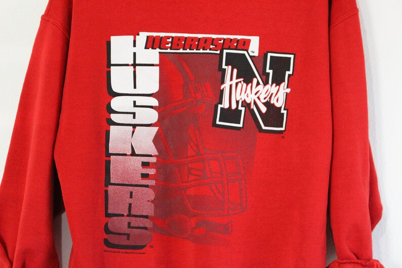Vintage University of Nebraska Cornhuskers Huskers Sweatshirt Gifts for Fans - Image 2