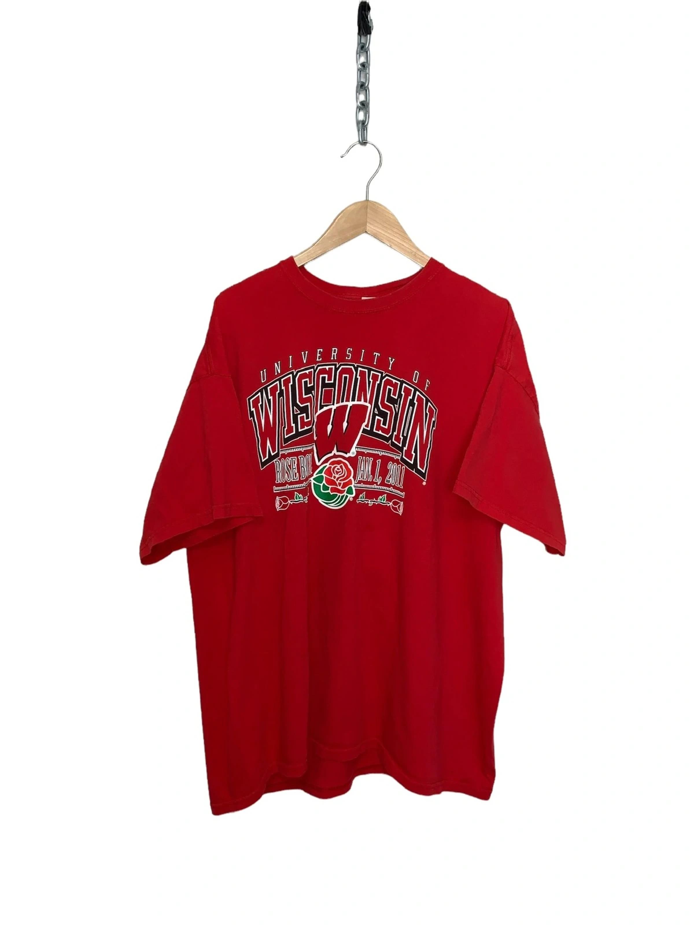 Vintage Style Y2K 2011 Wisconsin Badgers Rose Bowl T-Shirt Sweatshirt Crewneck Hoodie Full Size Gifts for Fans