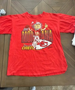 Vintage Style Joe Montana Kansas City Chiefs T-Shirt Hoodie Sweatshirt Full Size Full Color