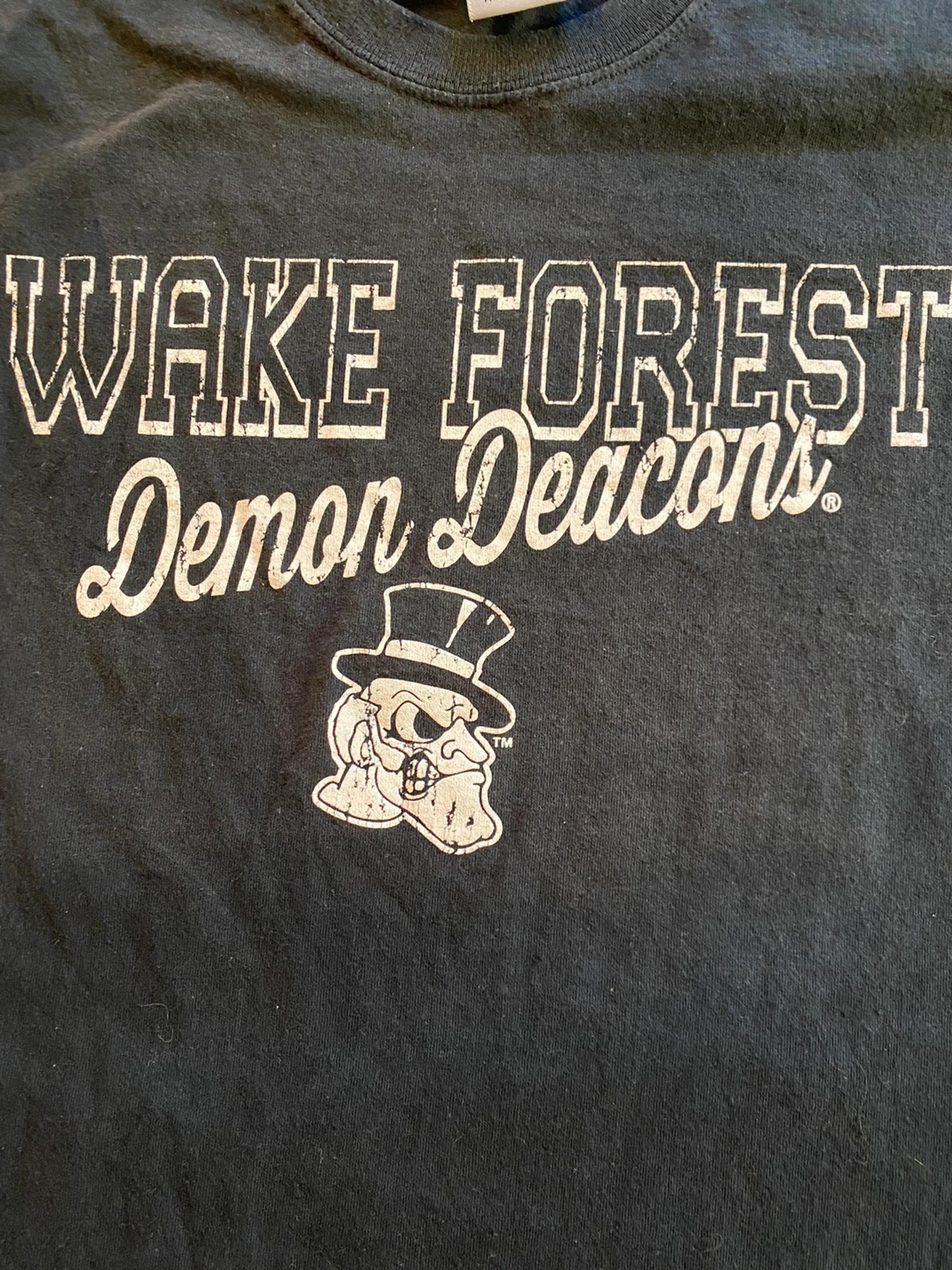 Vintage Style 90's Wake Forest Demon Deacons T-Shirt Hoodie Sweatshirt Full Size Gifts for Fans - Image 2
