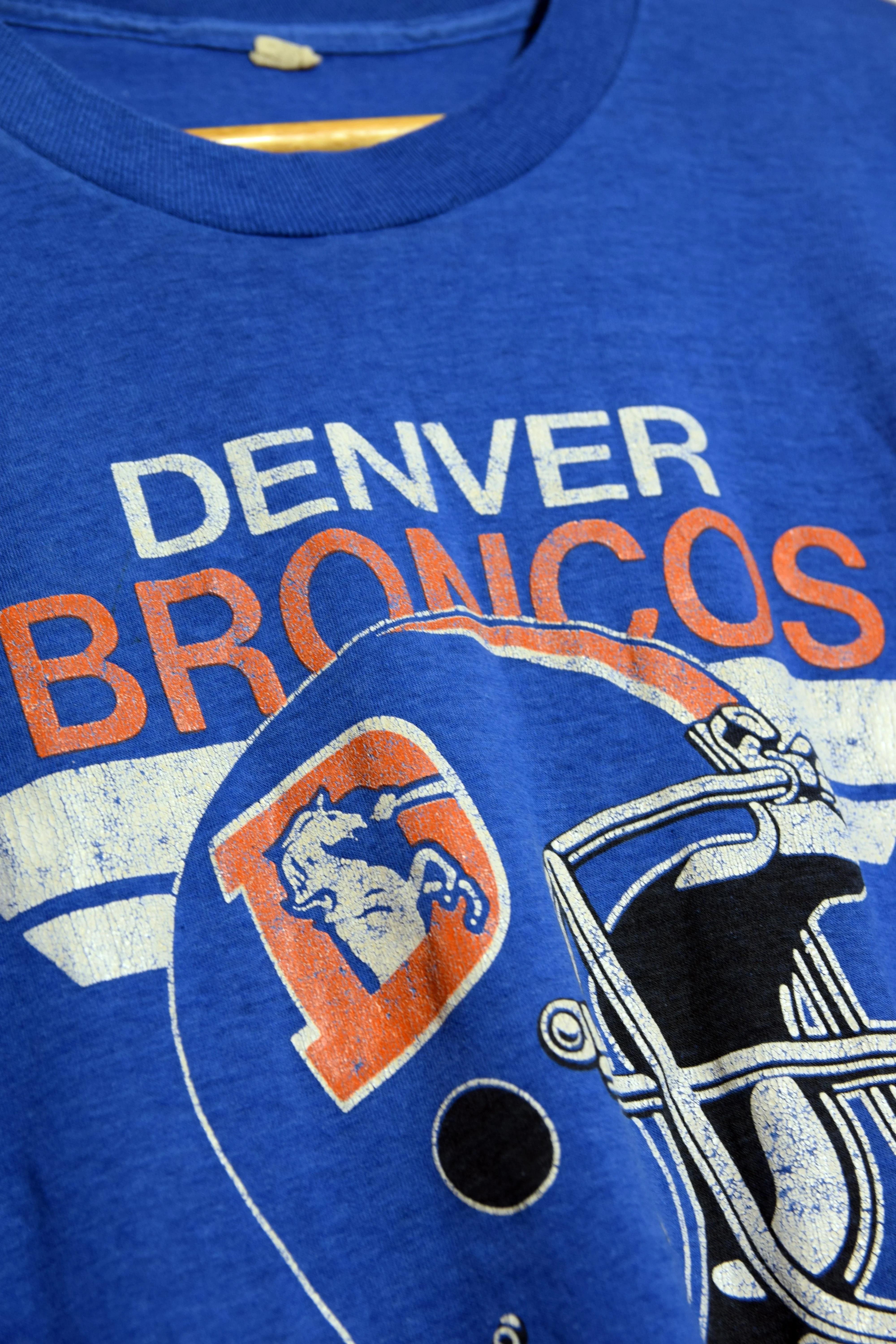80s Football Denver Broncos T-Shirt L Football 90s Shirt Hoodie Sweatshirt Reprinted Gifts for NFL Fans - Image 2