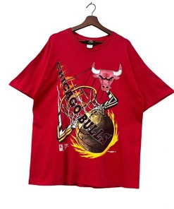 Vintage Style Chicago Bulls Shirt Hoodie Sweatshirt Reprinted Full Size Gifts for NBA Fans