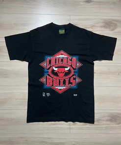 Chicago Bulls Home Team NBA Single Stitch Vintage Shirt Hoodie Sweatshirt Reprinted Full Size Gifts for NBA Fans