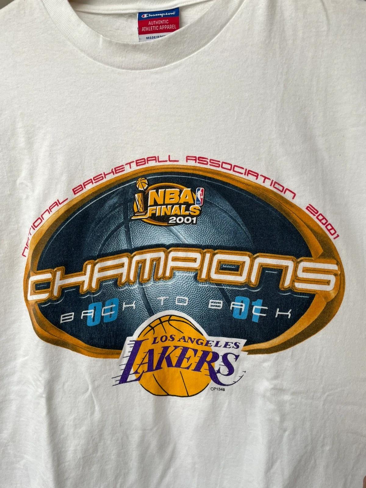 Vintage Style 2001 Los Angeles Lakers Back Championship Shirt Sweatshirt Hoodie Reprinted Full Size Gifts for NBA Fans - Image 2