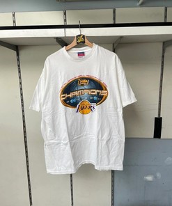 Vintage Style 2001 Los Angeles Lakers Back Championship Shirt Sweatshirt Hoodie Reprinted Full Size Gifts for NBA Fans