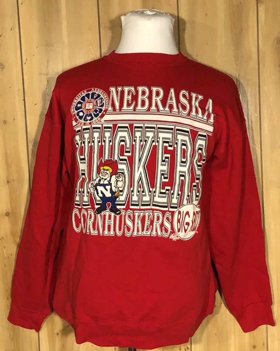 Vintage Style University of Nebraska Cornhuskers Sweatshirt Shirt Perfect Gift for FansNotre Dame NCAA Enthusiasts
