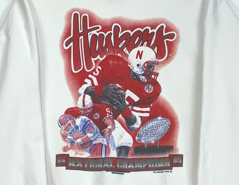 Vintage Style 1995 University Nebraska Cornhuskers Crewneck Sweatshirt Perfect Gift for FansNotre Dame NCAA Enthusiasts - Image 2