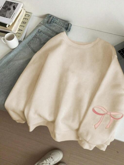 Stylish Women's Butterfly Print Crew Neck Pullover – Casual Long Sleeve Sweatshirt for Spring & Fall