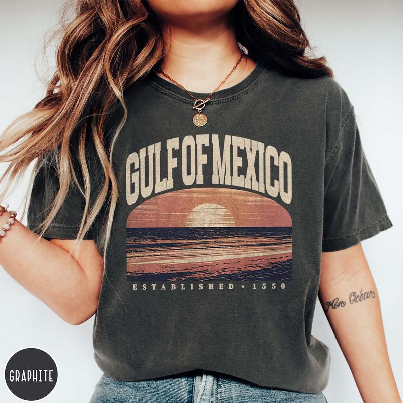Vintage Gulf of Mexico Crewneck Shirt - Established 1550 Beachwear for Coastal Lovers